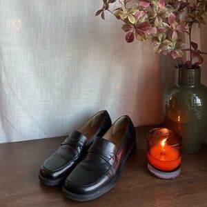 Vintage Naturalizer leather loafers